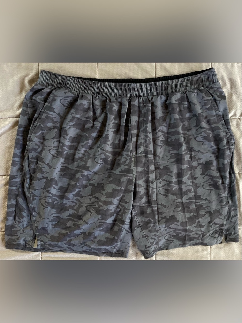 Tasc Performance Recess 2-in-1 Shorts Men’s XL Gray Camo 7” Gym Athletic Running